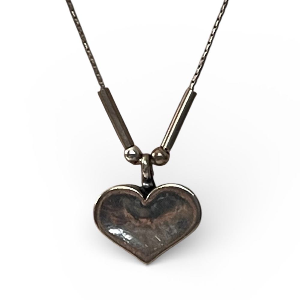 Signed Silpada Retired 925 Sterling Silver “Heart on the Line” Pendant Necklace - Picture 4 of 7